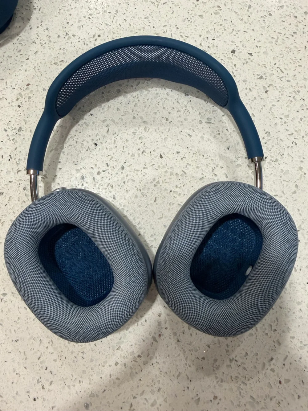 Apple AirPods Max Sky Blue